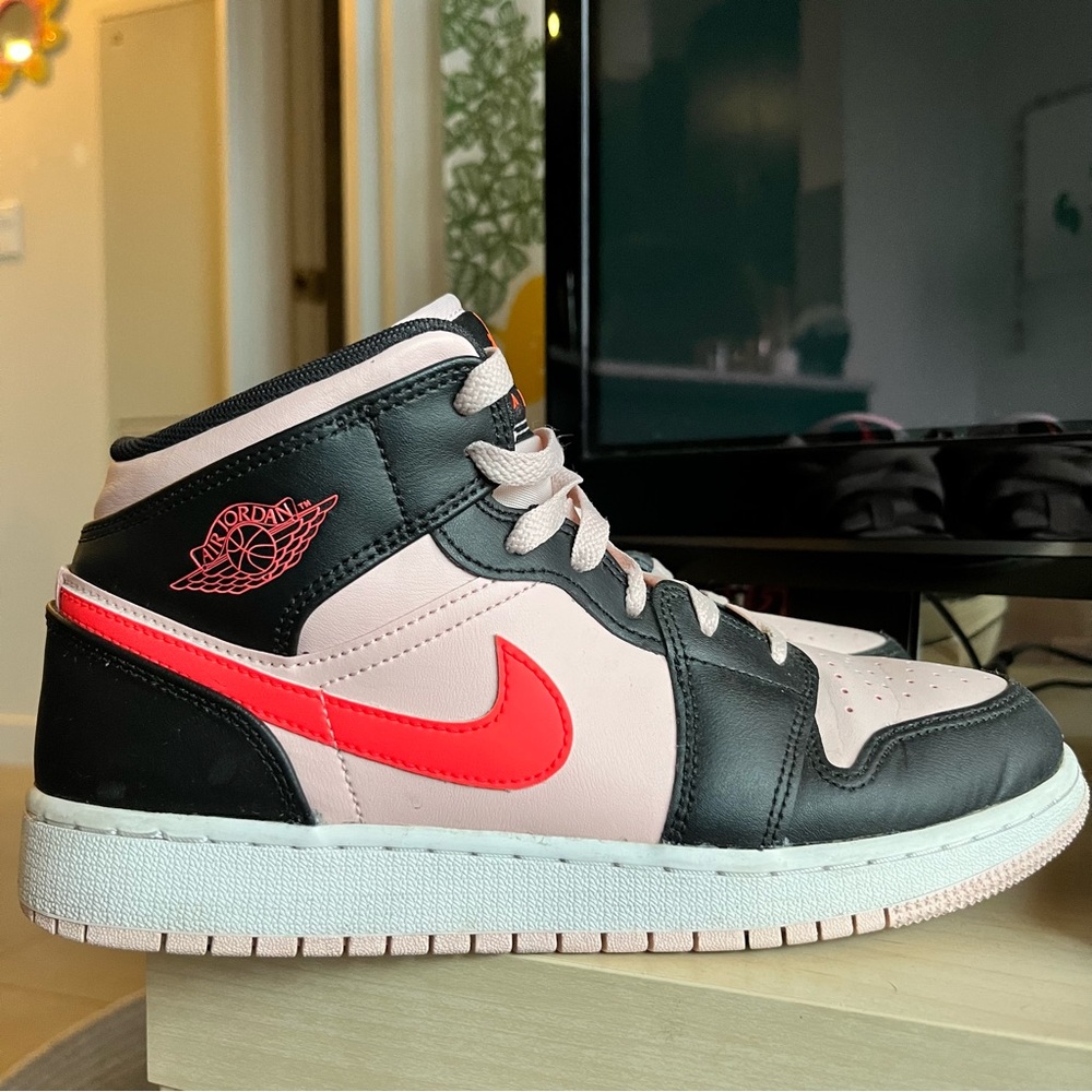 Air Jordan 1 Mid (GS) Atmosphere
